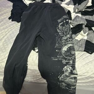 Youngla renaissance sweats